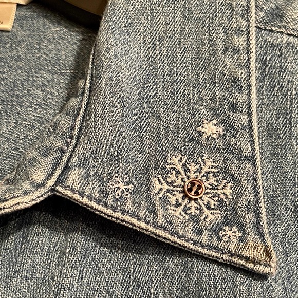 Christopher and Banks Jean Jacket Embroidered Snow Days Womens L 400:S1414 - Picture 9 of 16